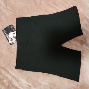 Naked Wardrobe NWOT Women's Black The NW Oh So Tight Shorts Size L